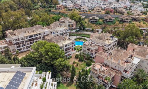 Spacieux appartement avec une grande terrasse à vendre à quelques pas des commodités à Aloha, Nueva Andalucía, Marbella 803619