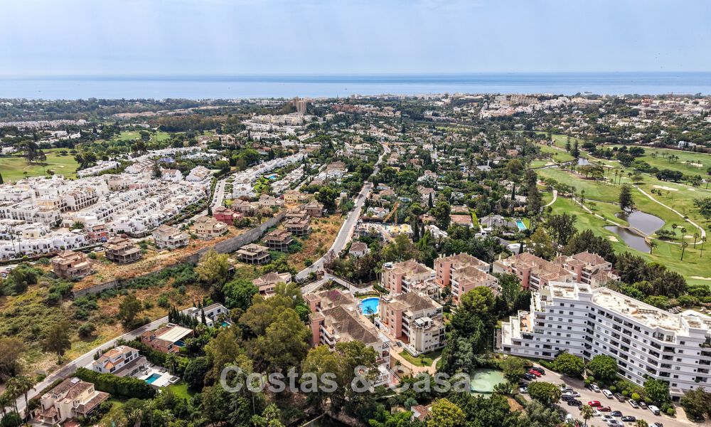 Spacieux appartement avec une grande terrasse à vendre à quelques pas des commodités à Aloha, Nueva Andalucía, Marbella 803621