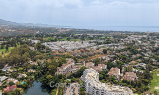 Spacieux appartement avec une grande terrasse à vendre à quelques pas des commodités à Aloha, Nueva Andalucía, Marbella 803623 