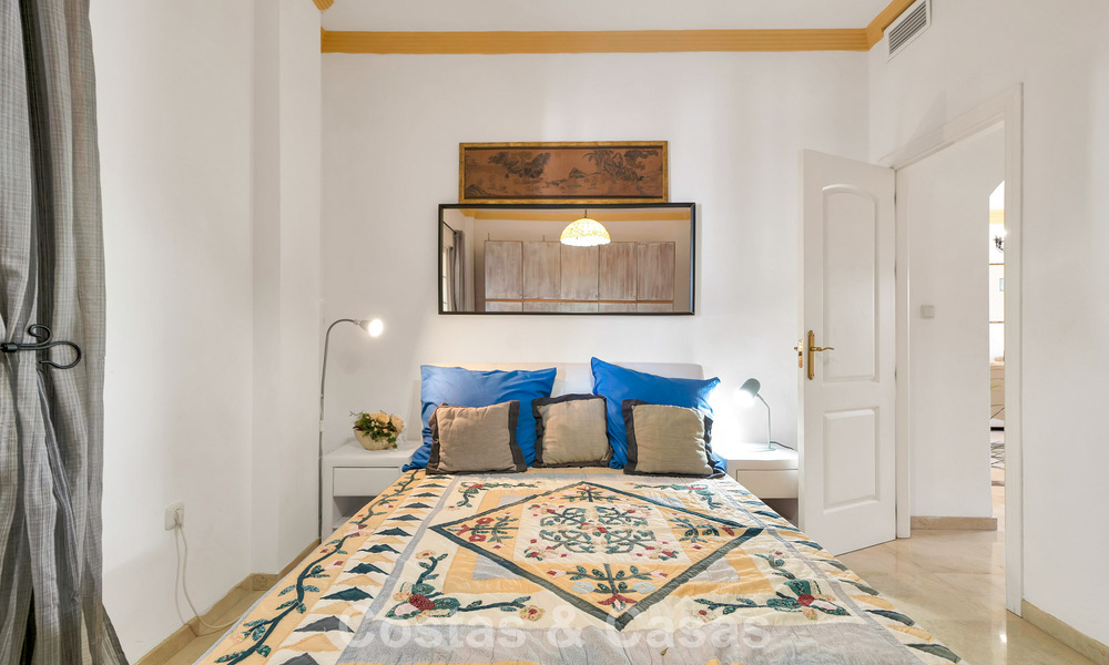Spacieux appartement avec une grande terrasse à vendre à quelques pas des commodités à Aloha, Nueva Andalucía, Marbella 803634