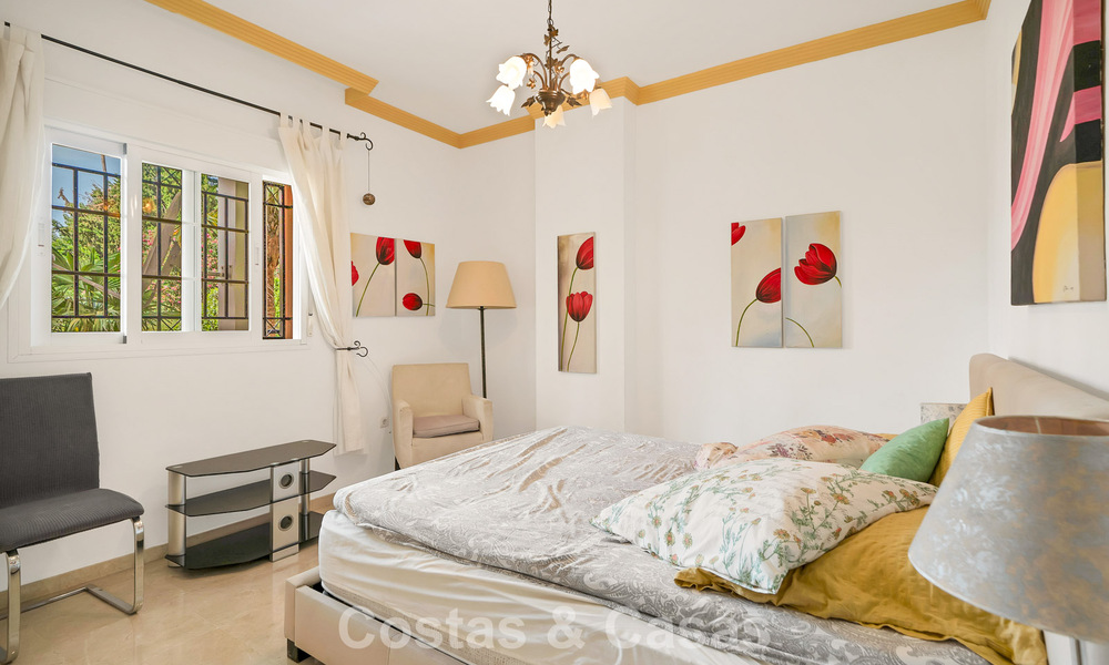 Spacieux appartement avec une grande terrasse à vendre à quelques pas des commodités à Aloha, Nueva Andalucía, Marbella 803639