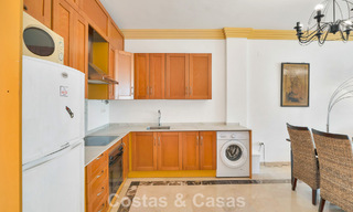Spacieux appartement avec une grande terrasse à vendre à quelques pas des commodités à Aloha, Nueva Andalucía, Marbella 803646 
