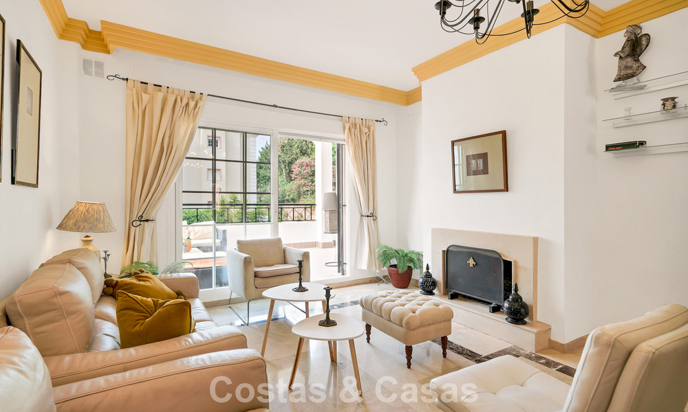 Spacieux appartement avec une grande terrasse à vendre à quelques pas des commodités à Aloha, Nueva Andalucía, Marbella 803652