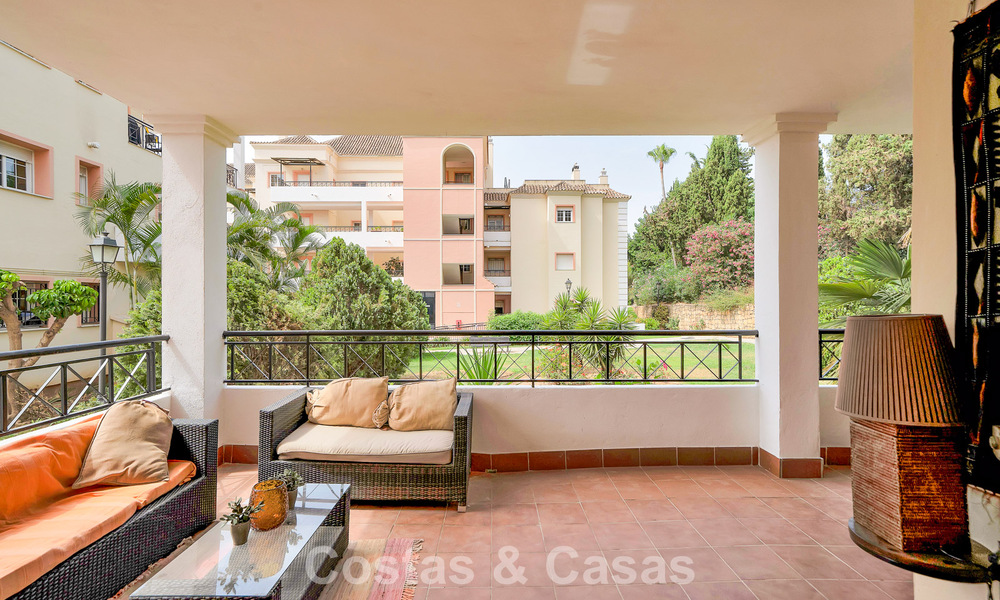 Spacieux appartement avec une grande terrasse à vendre à quelques pas des commodités à Aloha, Nueva Andalucía, Marbella 803655
