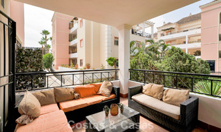 Spacieux appartement avec une grande terrasse à vendre à quelques pas des commodités à Aloha, Nueva Andalucía, Marbella 803656 