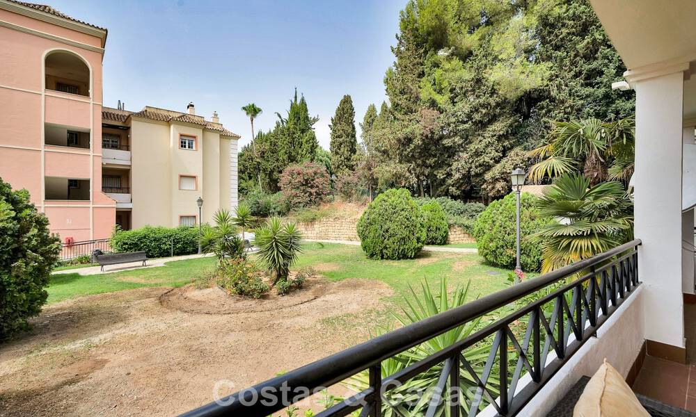 Spacieux appartement avec une grande terrasse à vendre à quelques pas des commodités à Aloha, Nueva Andalucía, Marbella 803662