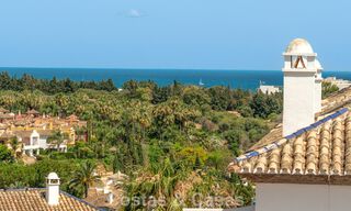 Penthouse boutique à vendre à quelques minutes à pied des commidités et de Puerto Banús, Nueva Andalucía, Marbella 803835 