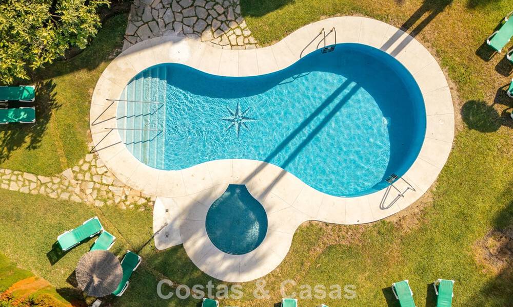 Penthouse boutique à vendre à quelques minutes à pied des commidités et de Puerto Banús, Nueva Andalucía, Marbella 803844