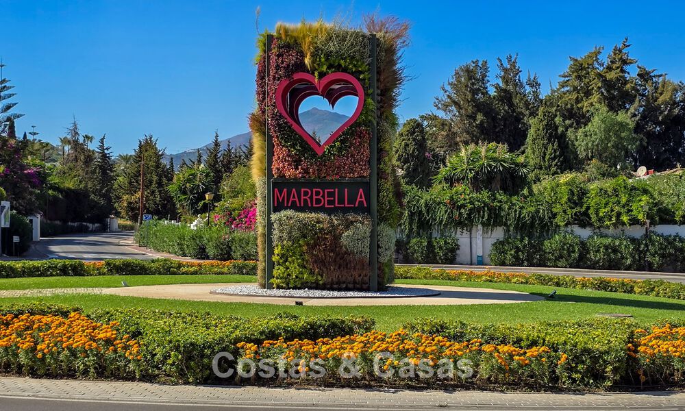 Penthouse boutique à vendre à quelques minutes à pied des commidités et de Puerto Banús, Nueva Andalucía, Marbella 804110