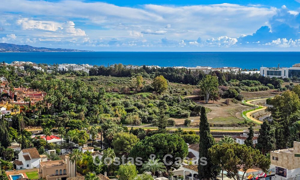 Penthouse boutique à vendre à quelques minutes à pied des commidités et de Puerto Banús, Nueva Andalucía, Marbella 804111