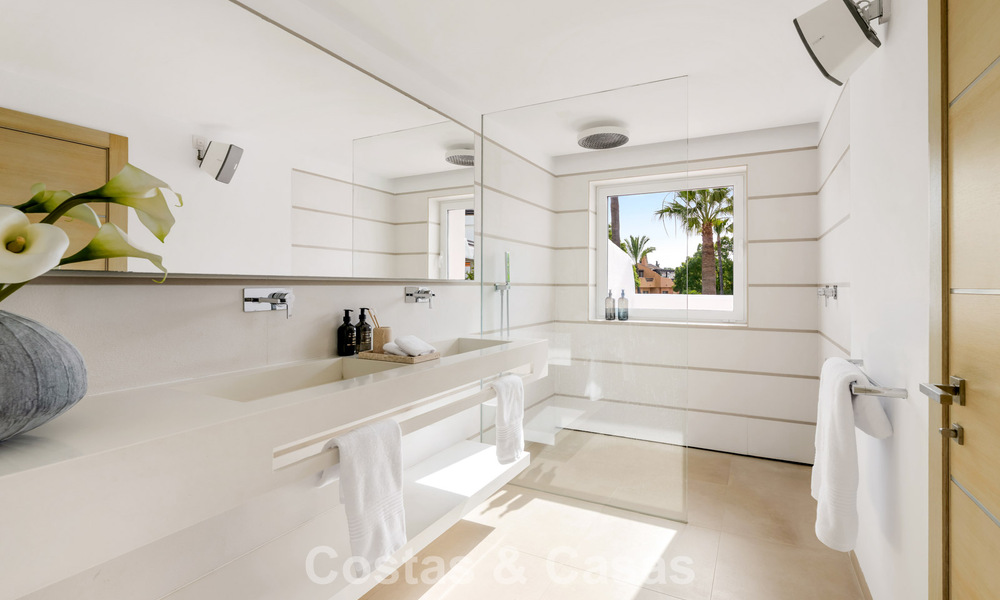 Maison mitoyenne exclusive avec terrasse sur le toit à vendre sur le Golden Mile de Marbella 803870