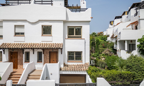 Villa mitoyenne exclusive avec terrasse sur le toit à vendre sur le Golden Mile de Marbella 803882