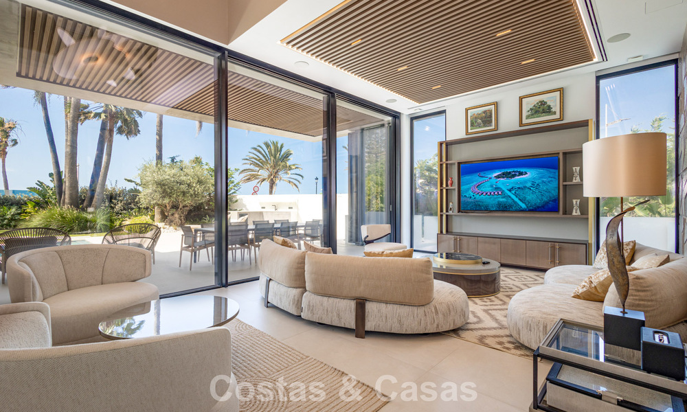 Villa de luxe contemporaine d'exception en première ligne de plage à vendre à San Pedro, Marbella 803671