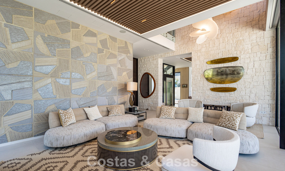 Villa de luxe contemporaine d'exception en première ligne de plage à vendre à San Pedro, Marbella 803674