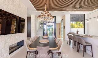Villa de luxe contemporaine d'exception en première ligne de plage à vendre à San Pedro, Marbella 803681 