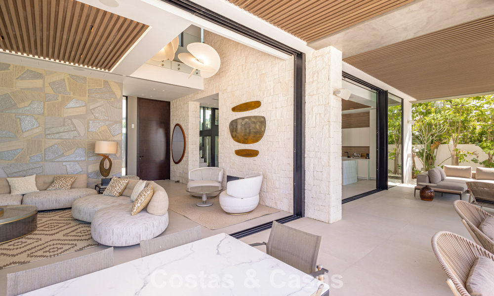 Villa de luxe contemporaine d'exception en première ligne de plage à vendre à San Pedro, Marbella 803682