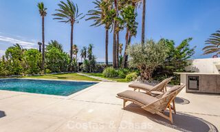 Villa de luxe contemporaine d'exception en première ligne de plage à vendre à San Pedro, Marbella 803690 