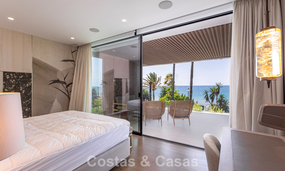 Villa de luxe contemporaine d'exception en première ligne de plage à vendre à San Pedro, Marbella 803693