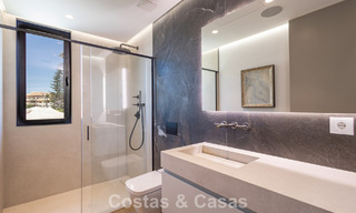Villa de luxe contemporaine d'exception en première ligne de plage à vendre à San Pedro, Marbella 803700 