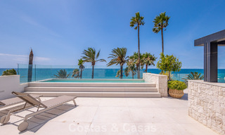 Villa de luxe contemporaine d'exception en première ligne de plage à vendre à San Pedro, Marbella 803701 