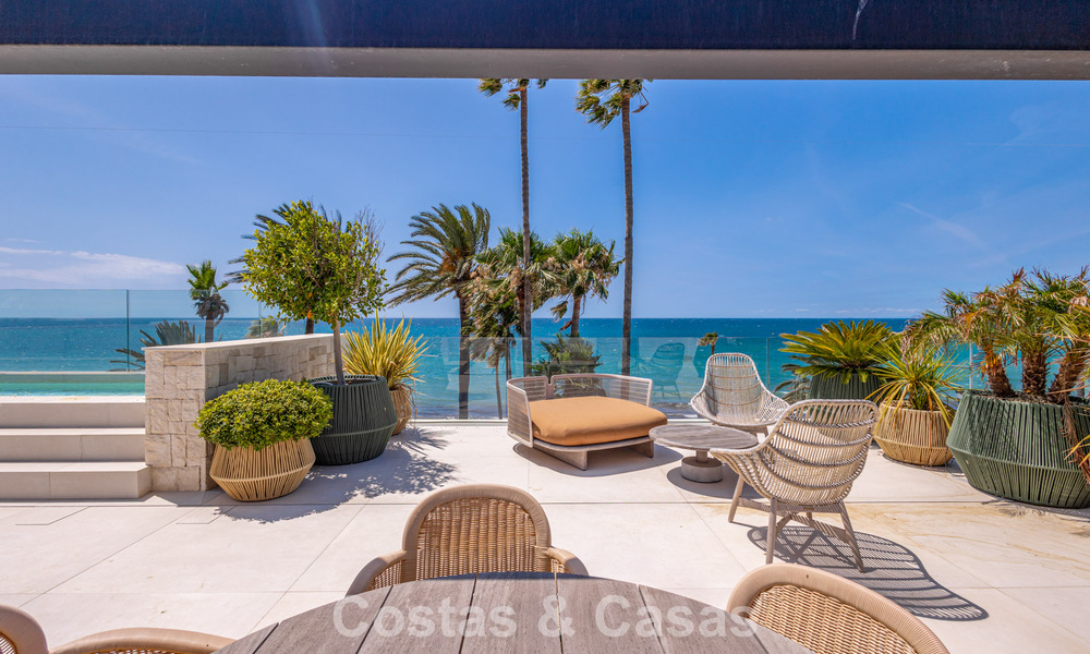 Villa de luxe contemporaine d'exception en première ligne de plage à vendre à San Pedro, Marbella 803703
