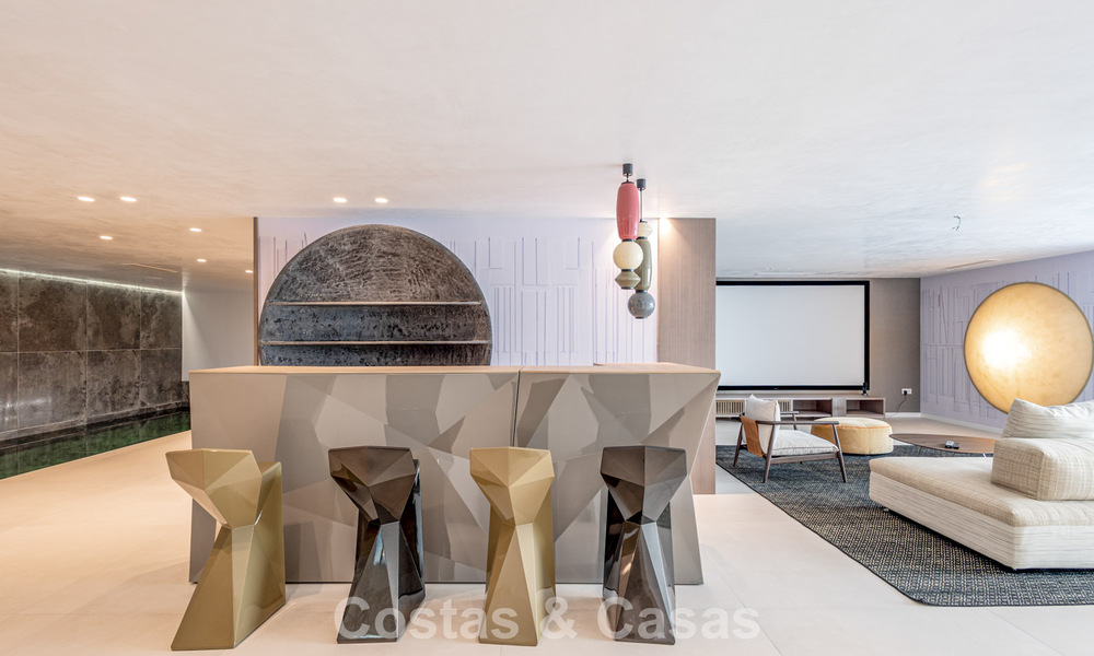 Villa de luxe contemporaine d'exception en première ligne de plage à vendre à San Pedro, Marbella 803708