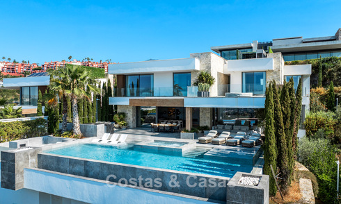 Villa de luxe d'exception avec vue sur la mer à vendre dans une résidence sécurisée à La Quinta, Marbella - Benahavís 803721