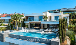 Villa de luxe d'exception avec vue sur la mer à vendre dans une résidence sécurisée à La Quinta, Marbella - Benahavís 803721 