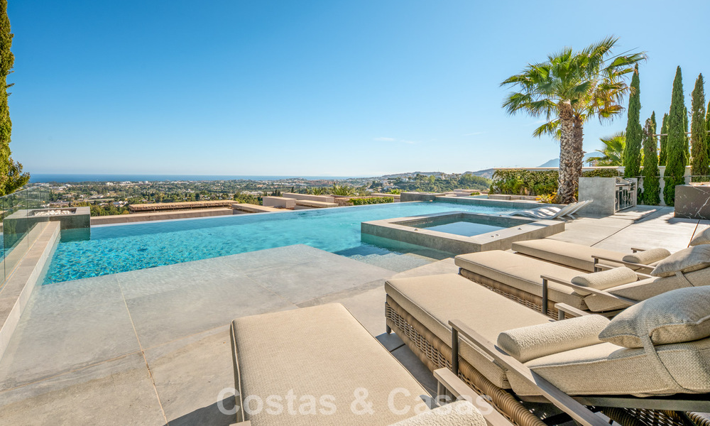 Villa de luxe d'exception avec vue sur la mer à vendre dans une résidence sécurisée à La Quinta, Marbella - Benahavís 803726