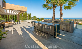 Villa de luxe d'exception avec vue sur la mer à vendre dans une résidence sécurisée à La Quinta, Marbella - Benahavís 803731 