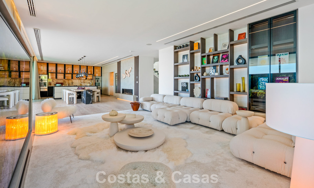 Villa de luxe d'exception avec vue sur la mer à vendre dans une résidence sécurisée à La Quinta, Marbella - Benahavís 803735