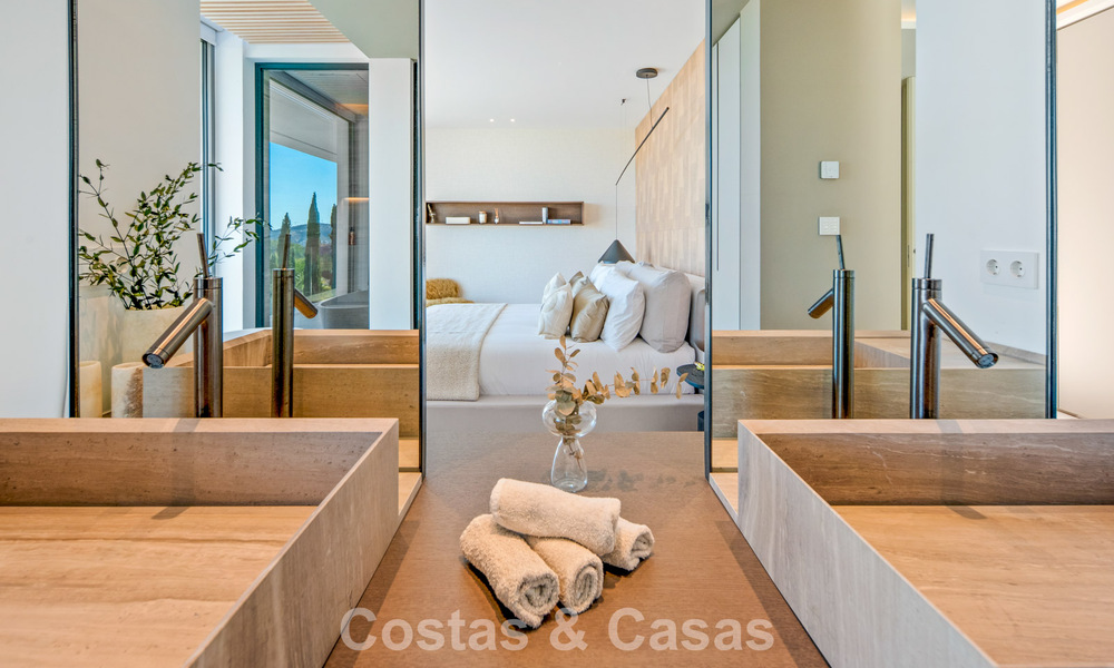 Villa de luxe d'exception avec vue sur la mer à vendre dans une résidence sécurisée à La Quinta, Marbella - Benahavís 803740