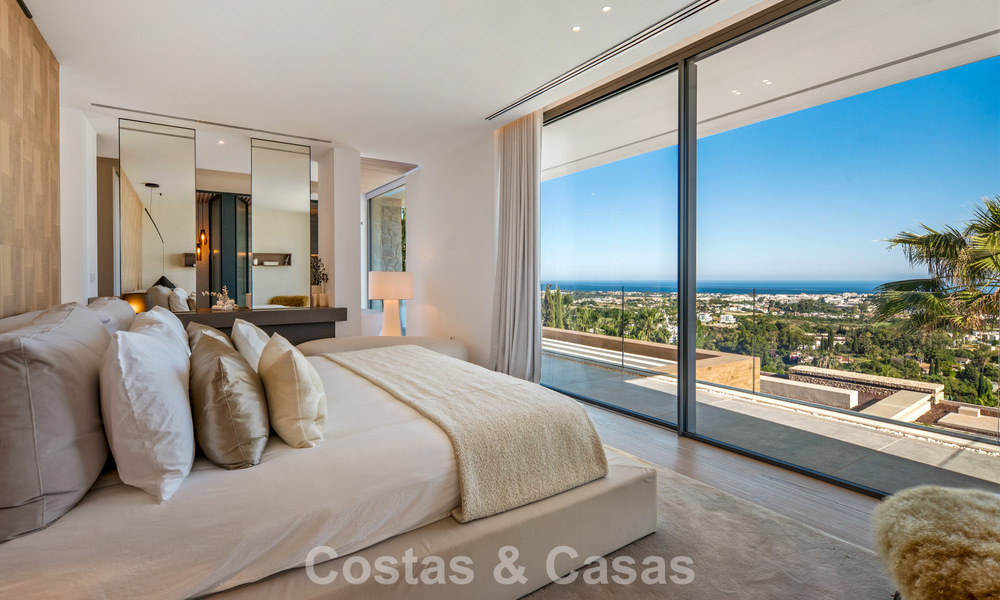 Villa de luxe d'exception avec vue sur la mer à vendre dans une résidence sécurisée à La Quinta, Marbella - Benahavís 803744