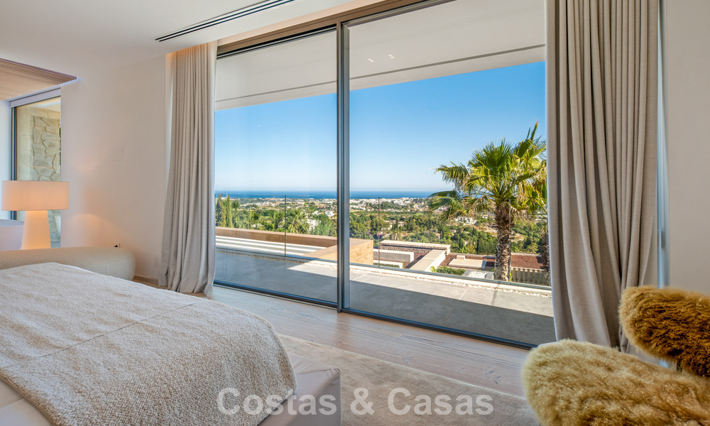 Villa de luxe d'exception avec vue sur la mer à vendre dans une résidence sécurisée à La Quinta, Marbella - Benahavís 803745