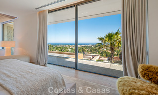 Villa de luxe d'exception avec vue sur la mer à vendre dans une résidence sécurisée à La Quinta, Marbella - Benahavís 803745 