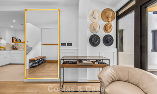 Maison de style andalou moderne à vendre dans une résidence très recherchée, en première ligne du golf d'Aloha, Nueva Andalucía, Marbella 803753 