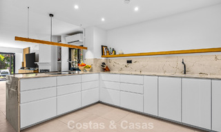 Maison de style andalou moderne à vendre dans une résidence très recherchée, en première ligne du golf d'Aloha, Nueva Andalucía, Marbella 803754 