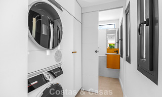 Maison de style andalou moderne à vendre dans une résidence très recherchée, en première ligne du golf d'Aloha, Nueva Andalucía, Marbella 803756 