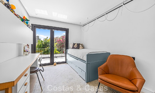 Maison de style andalou moderne à vendre dans une résidence très recherchée, en première ligne du golf d'Aloha, Nueva Andalucía, Marbella 803762 