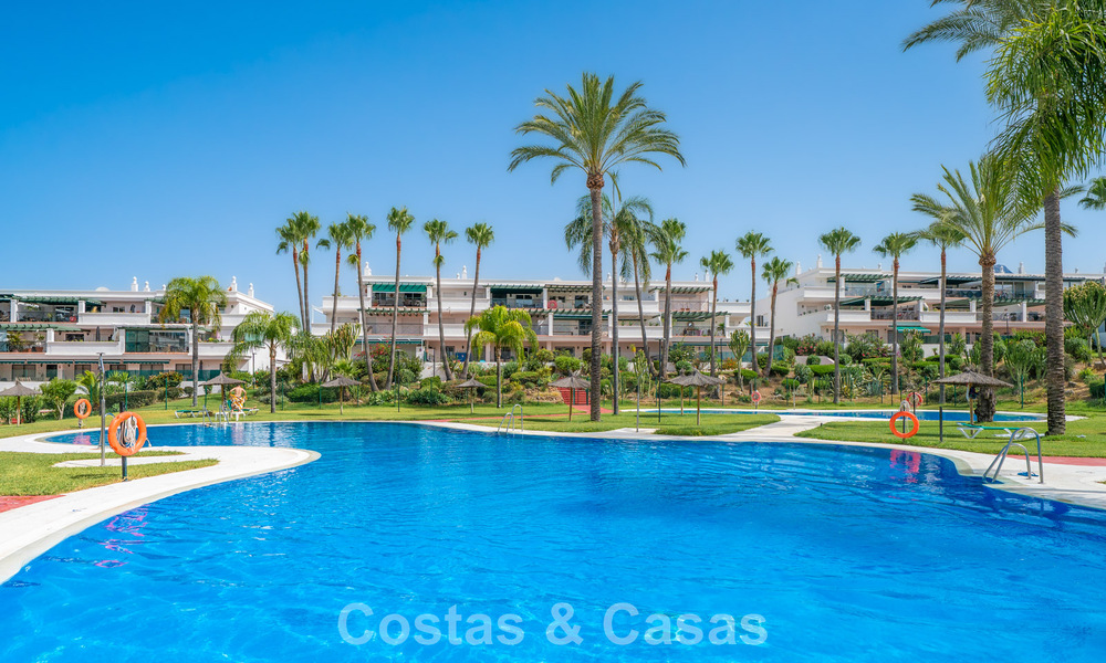 Spacieux appartement à vendre à distance de marche de la plage et de Puerto Banús, Marbella 803933