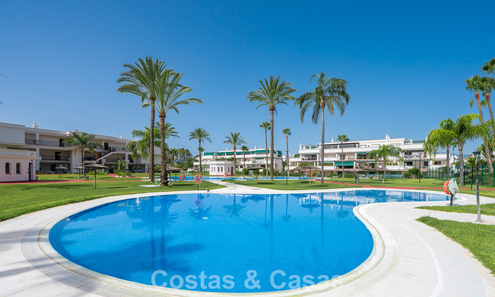 Spacieux appartement à vendre à distance de marche de la plage et de Puerto Banús, Marbella 803935