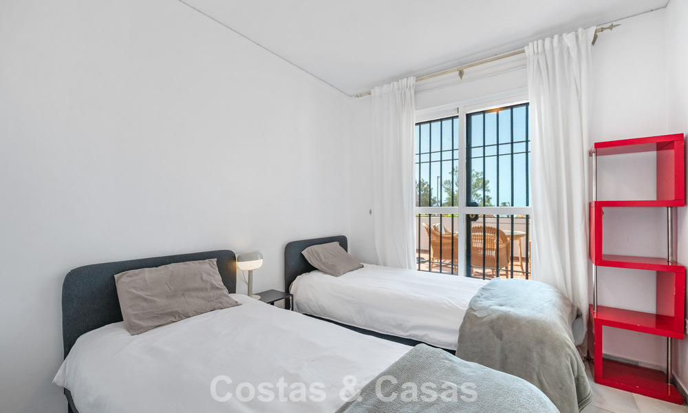 Spacieux appartement à vendre à distance de marche de la plage et de Puerto Banús, Marbella 803939