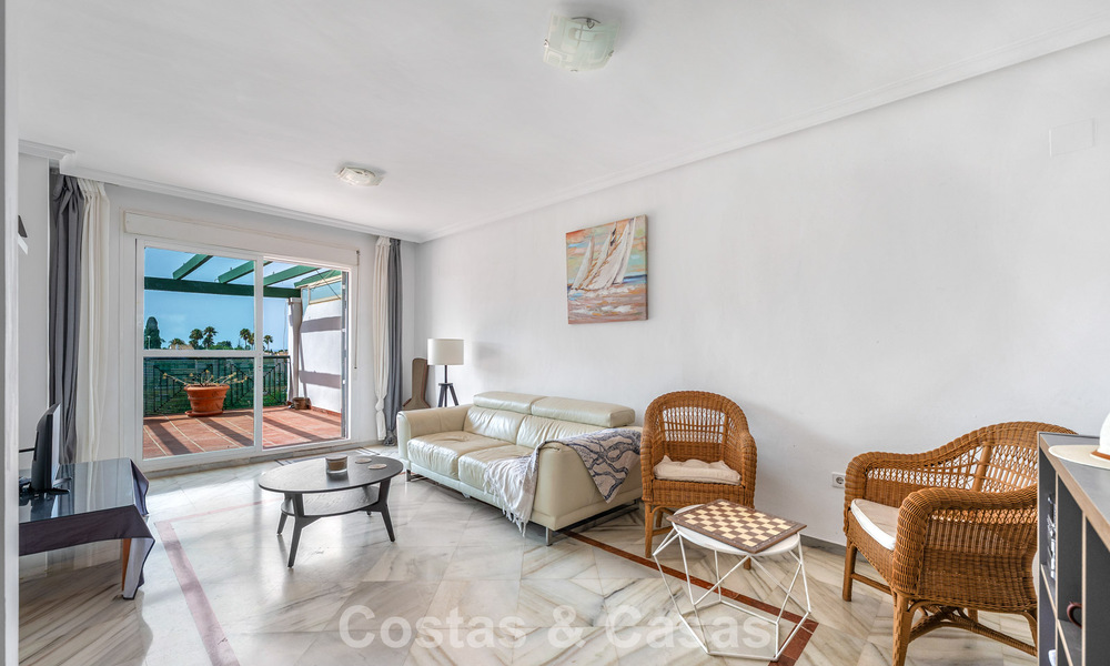 Spacieux appartement à vendre à distance de marche de la plage et de Puerto Banús, Marbella 803945