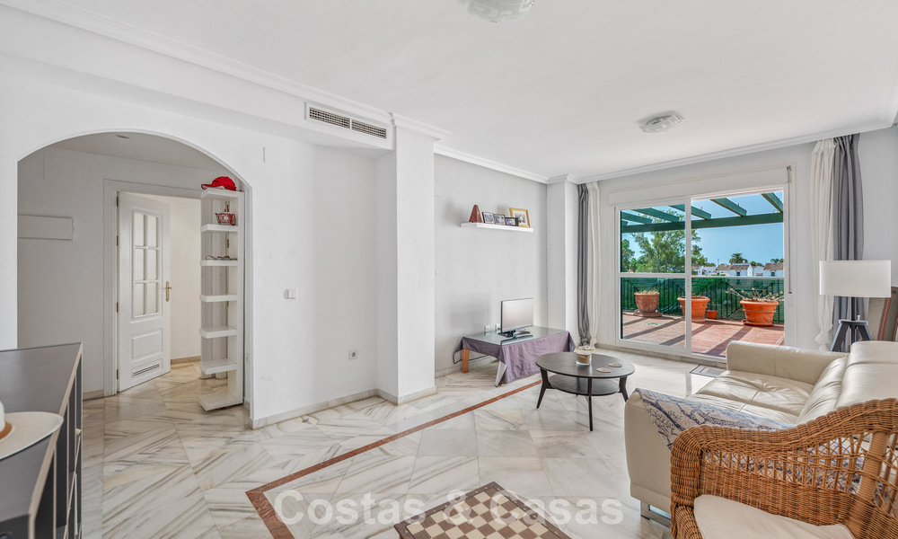Spacieux appartement à vendre à distance de marche de la plage et de Puerto Banús, Marbella 803950