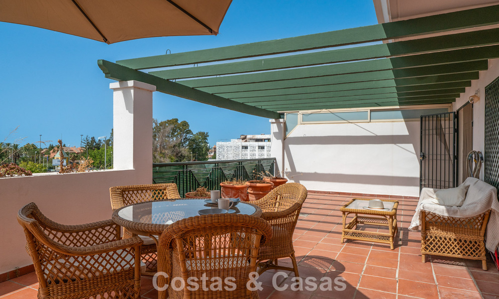 Spacieux appartement à vendre à distance de marche de la plage et de Puerto Banús, Marbella 803955