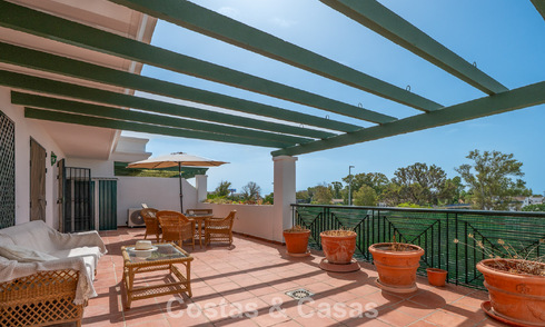 Spacieux appartement à vendre à distance de marche de la plage et de Puerto Banús, Marbella 803956