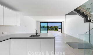 Nouvelle maison moderne à vendre à distance de marche de la plage à Elviria, à l’est du centre de Marbella 804087 