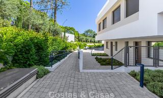 Nouvelle maison moderne à vendre à distance de marche de la plage à Elviria, à l’est du centre de Marbella 804095 