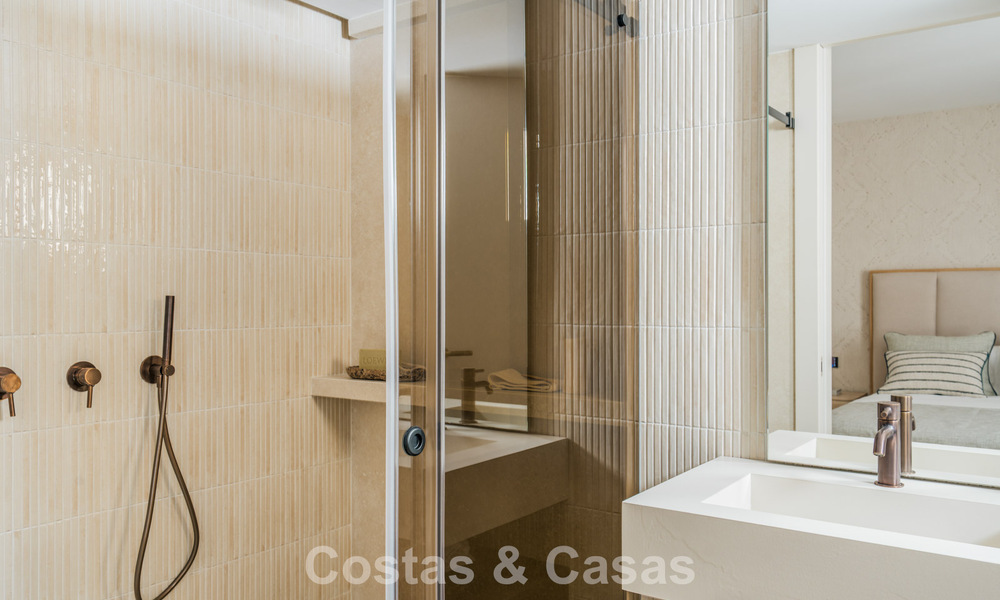 Appartement duplex avec jardin, entièrement rénové, à vendre à Nueva Andalucía, Marbella 804186