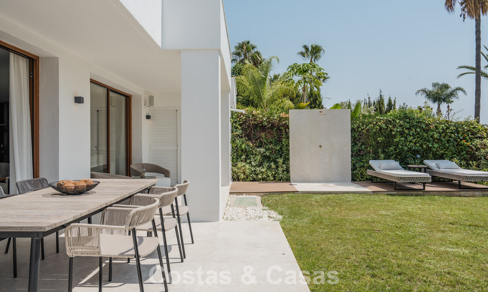 Appartement duplex avec jardin, entièrement rénové, à vendre à Nueva Andalucía, Marbella 804188